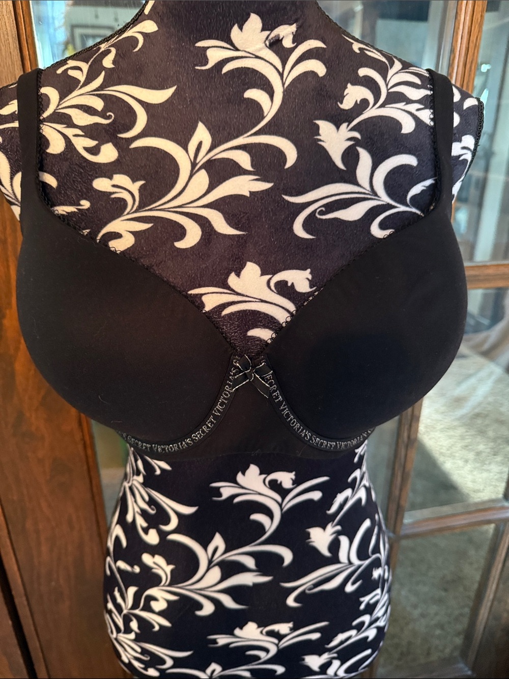Victoria's Secret Black Smooth Molded T-Shirt Bra